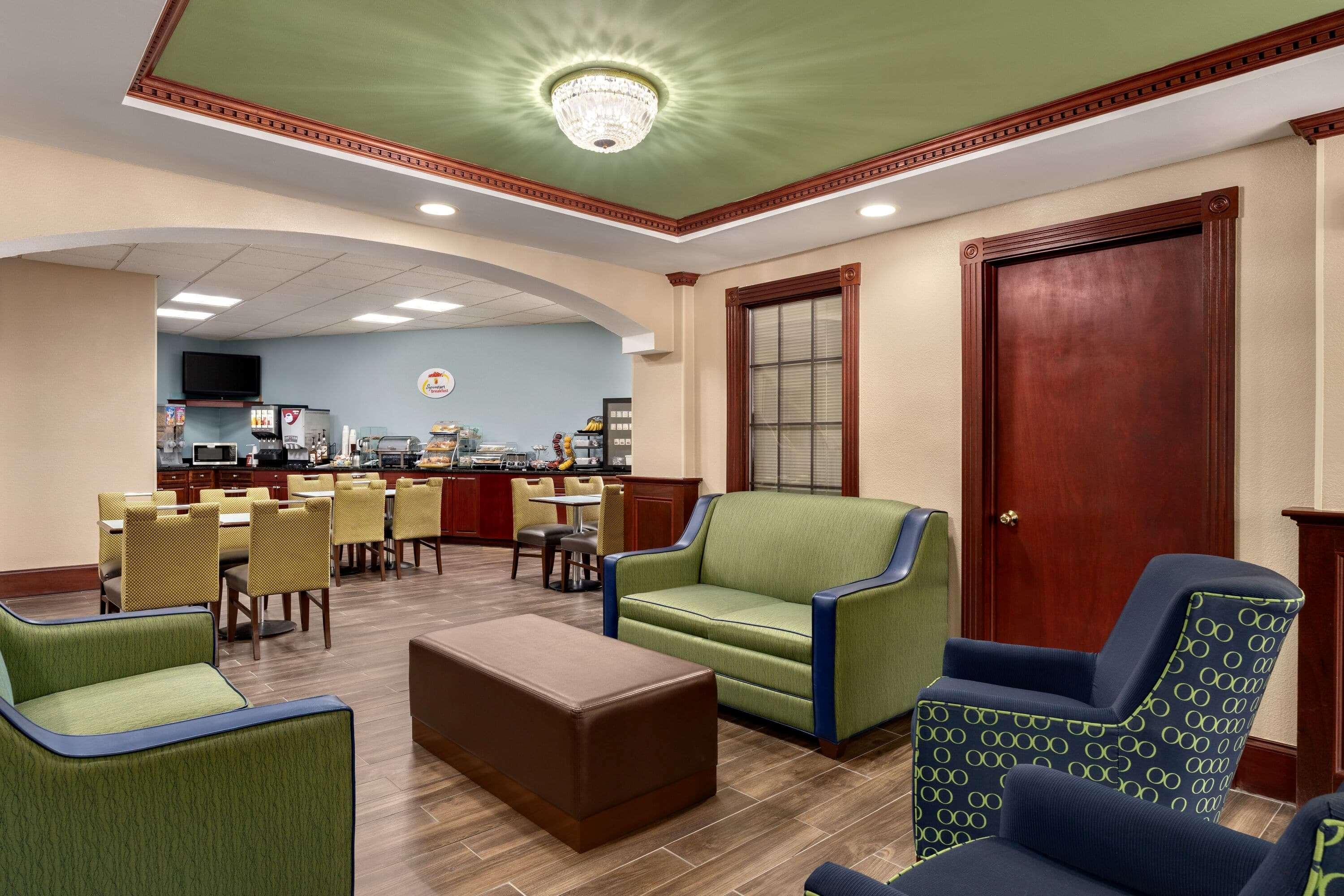 Super 8 By Wyndham West Greenwich/Providence Extérieur photo