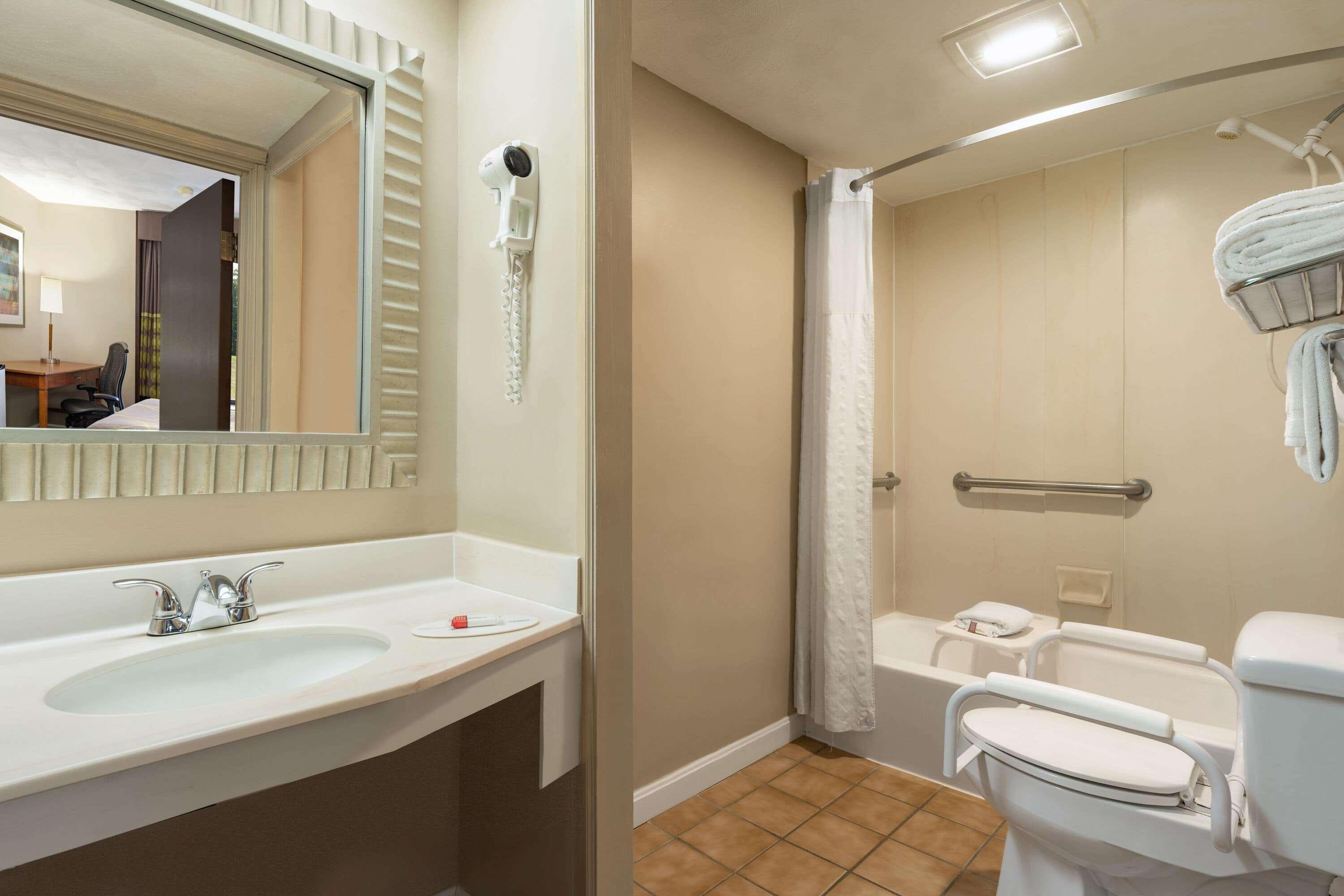 Super 8 By Wyndham West Greenwich/Providence Extérieur photo