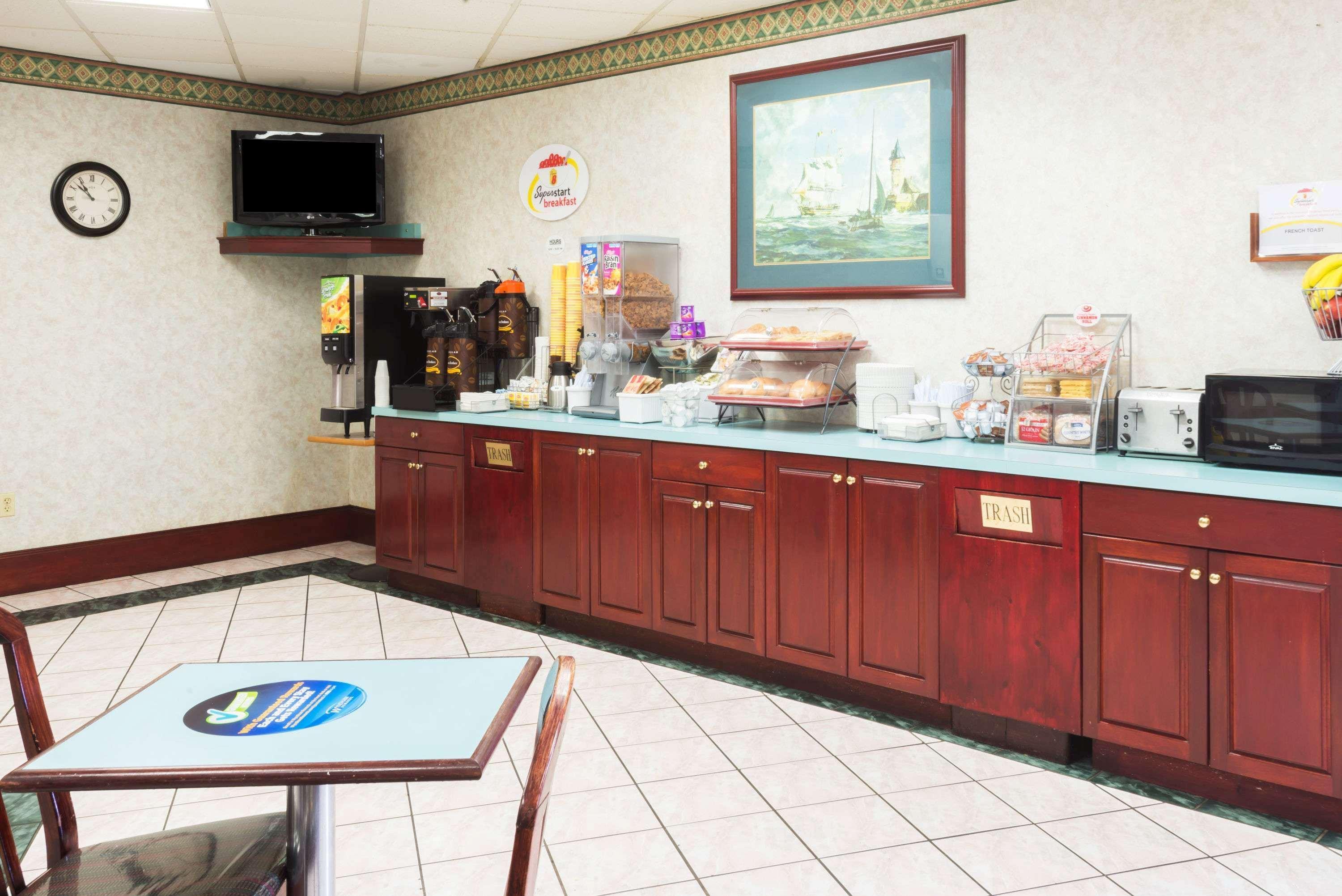 Super 8 By Wyndham West Greenwich/Providence Extérieur photo