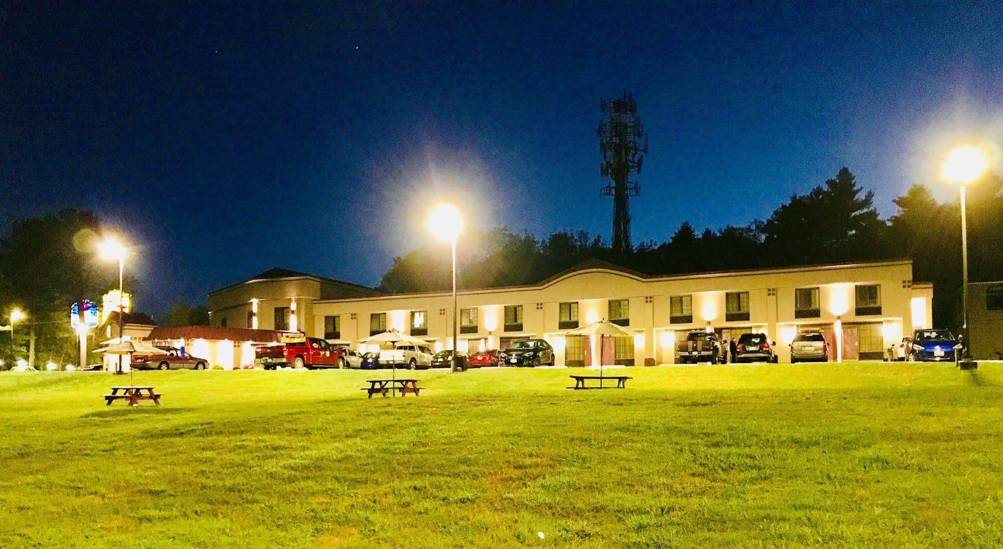 Super 8 By Wyndham West Greenwich/Providence Extérieur photo