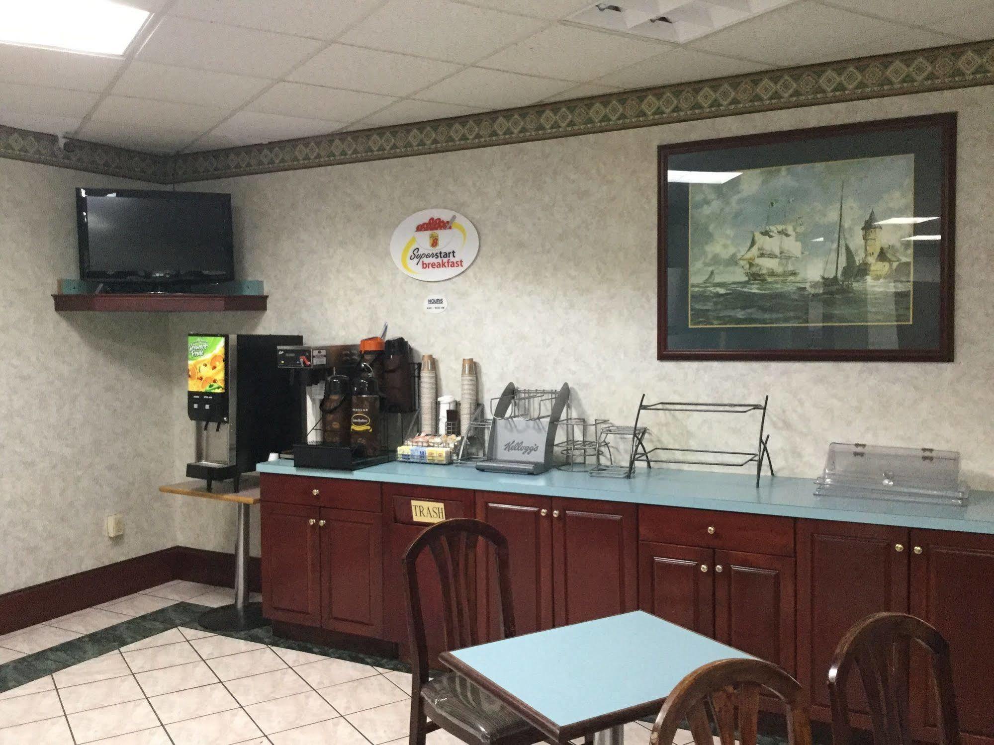 Super 8 By Wyndham West Greenwich/Providence Extérieur photo